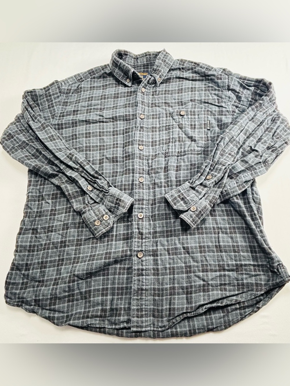 Men's Grey Plaid Button-Down Shirt M404